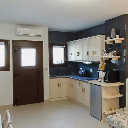 Marilias Apartman Kamári